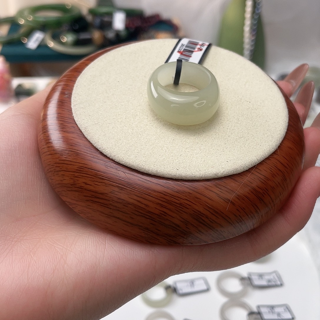 和田玉未镶嵌戒指晴水馒头18.0v22