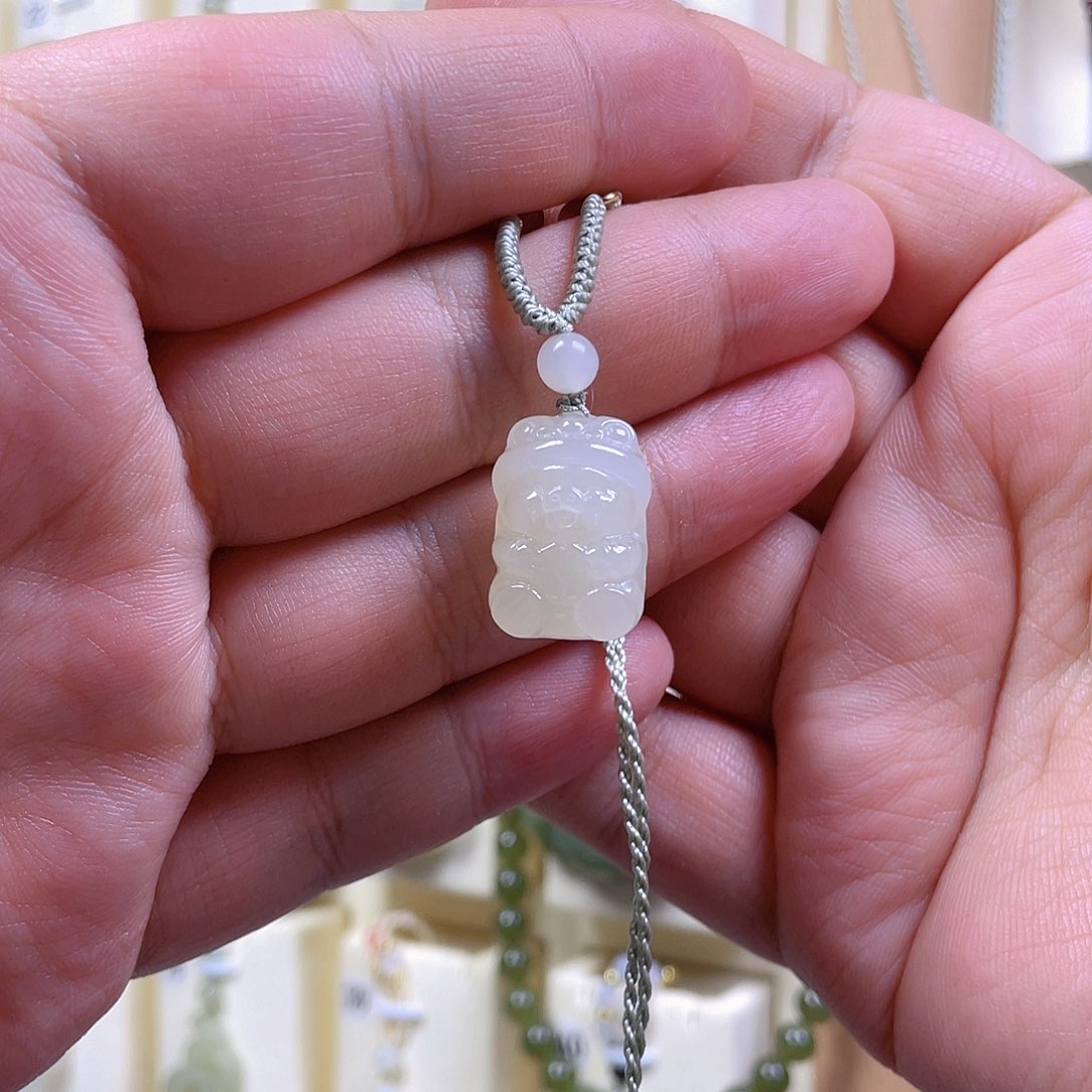 和田玉未镶嵌吊坠(赠链)草***?