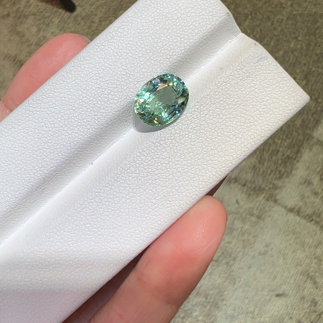 未镶嵌珠宝半成品碧玺3.8ct薄荷绿阿富汗