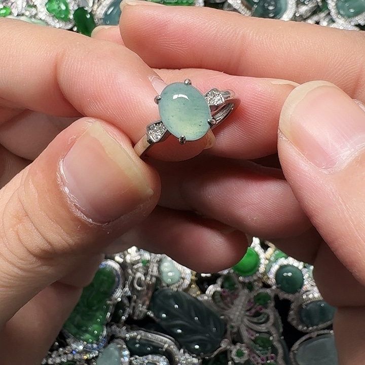 翡翠未镶嵌颈饰天然A货翡翠放漏