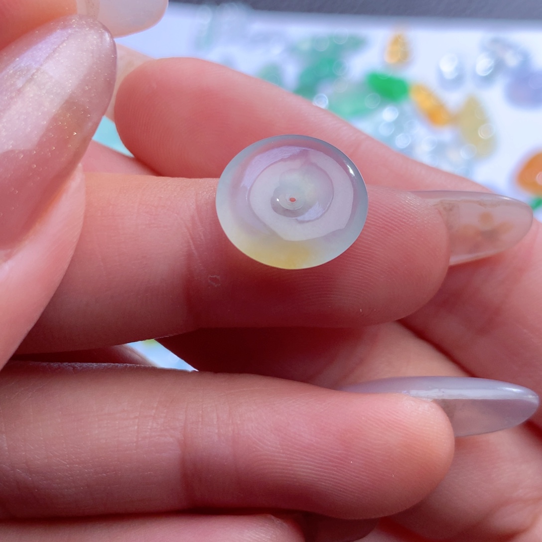 翡翠未镶嵌颈饰缅甸