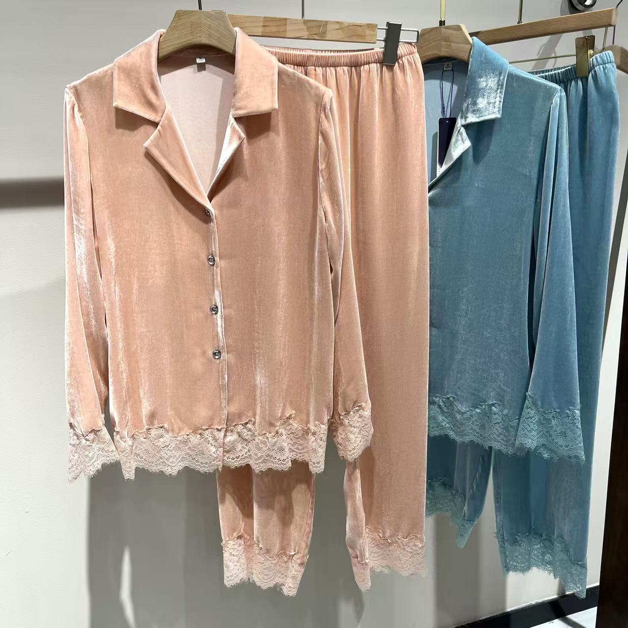 【日月禾】100%桑蚕丝底培真丝绒睡衣可外穿秋冬套装长袖长裤T2510