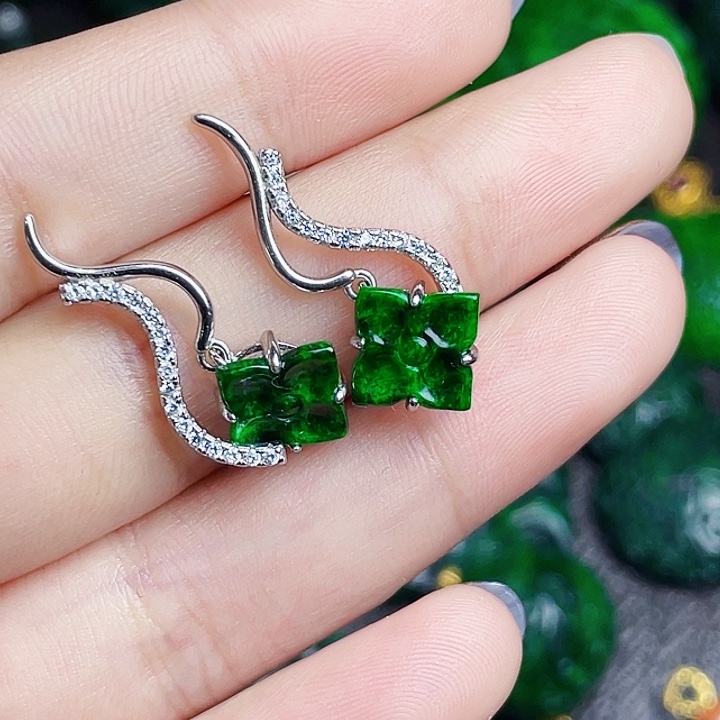 翡翠银S925镶嵌颈饰多样性