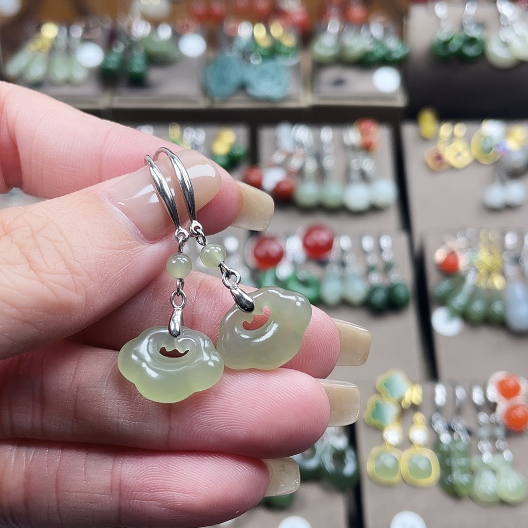 和田玉银S925镶嵌耳饰