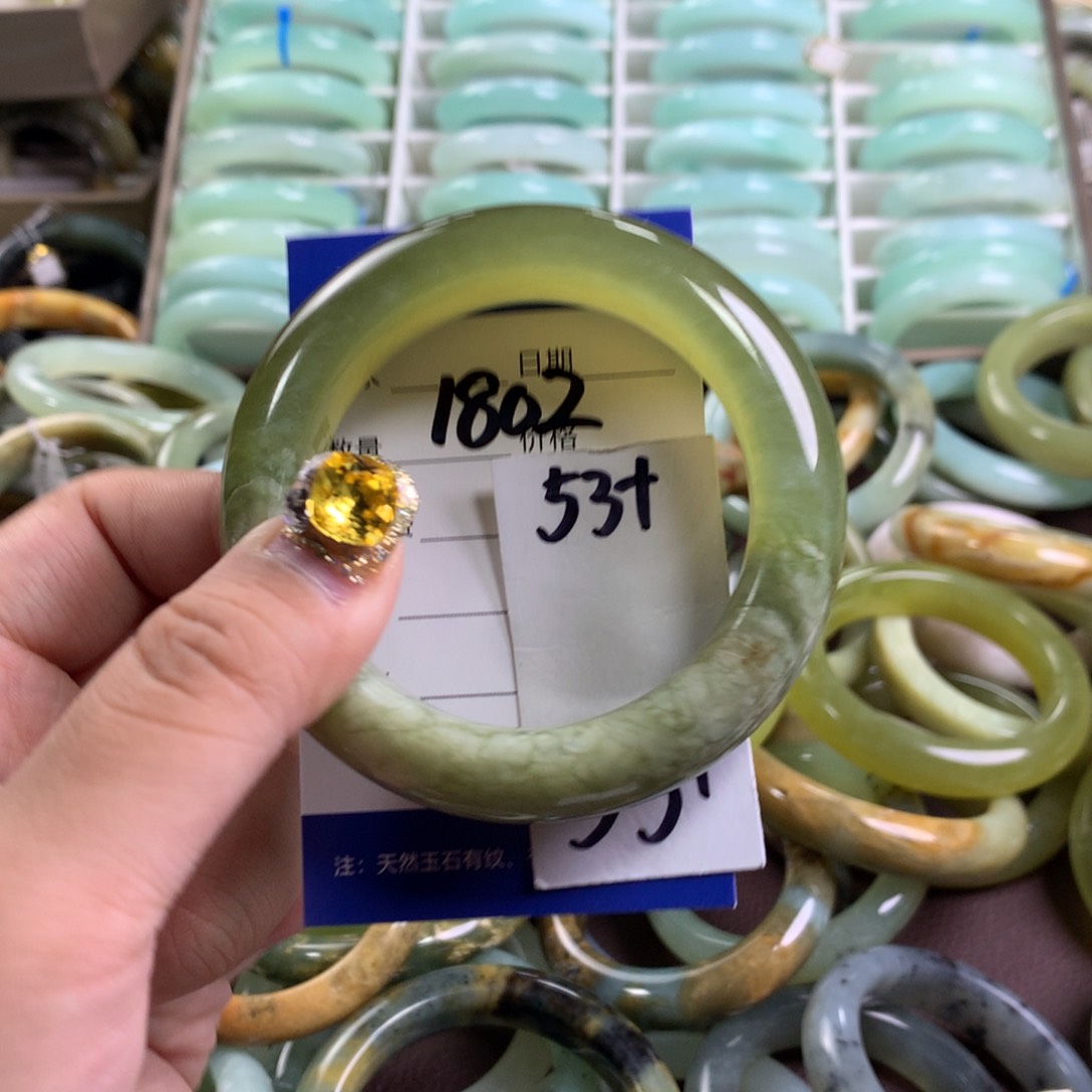 蛇纹石玉手镯未镶嵌1802