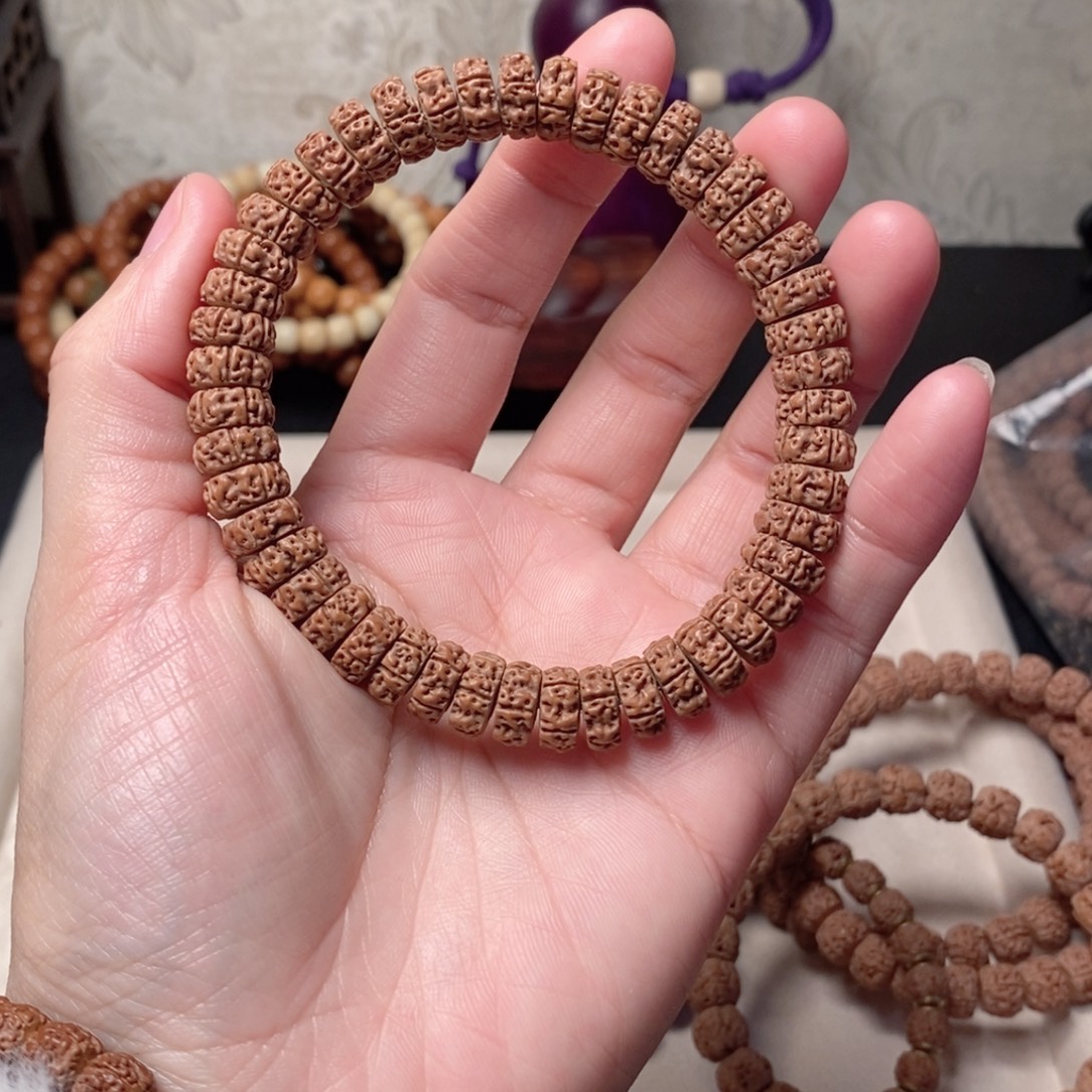 J***）金刚菩提吊坠老树王切