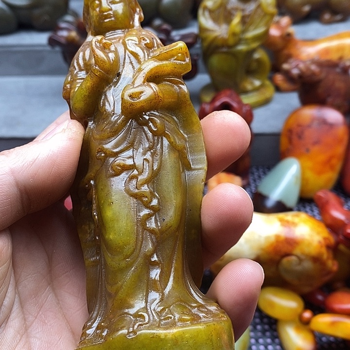 未镶嵌蛇纹石玉颈饰