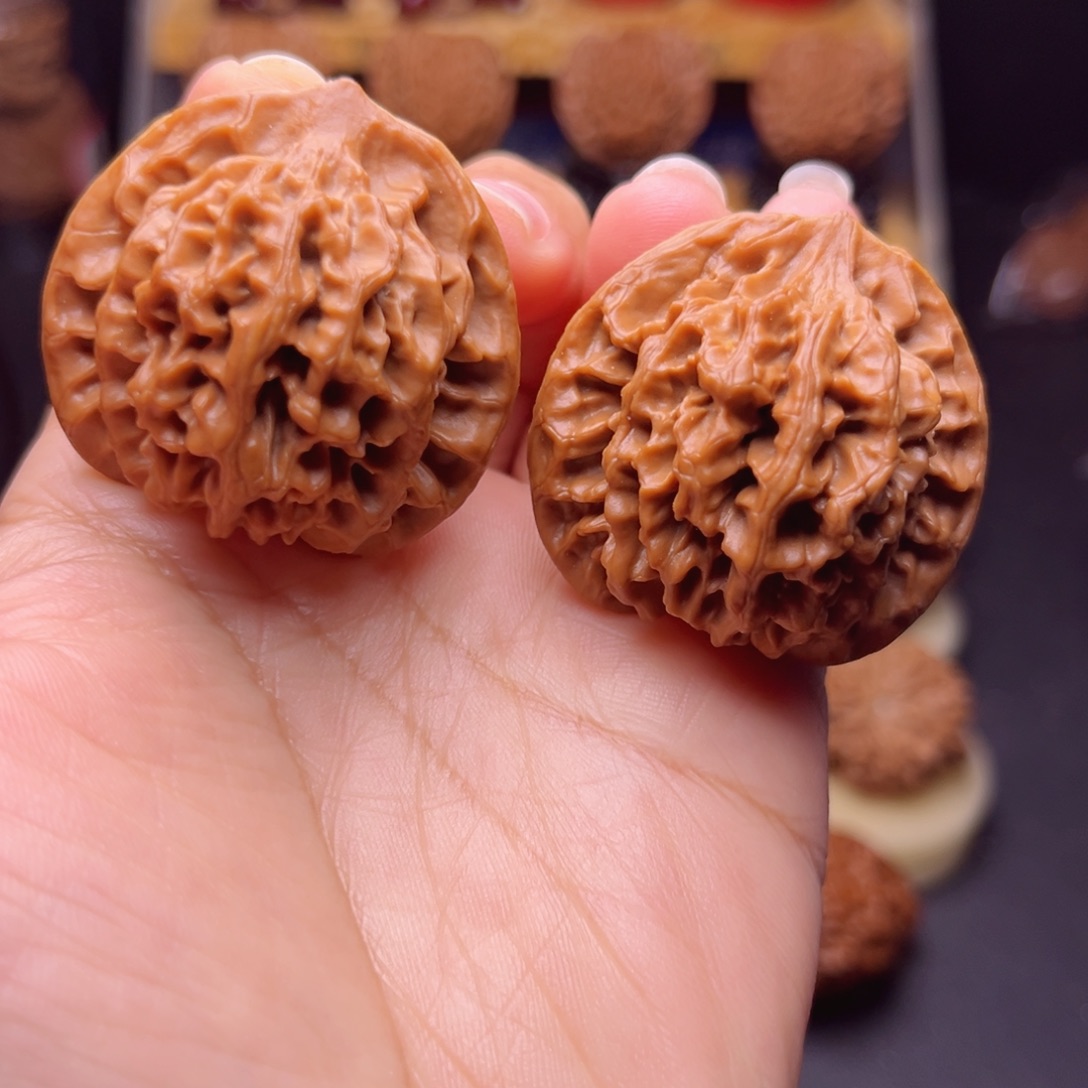 不***猫文玩核桃吊坠秦闷狮子头