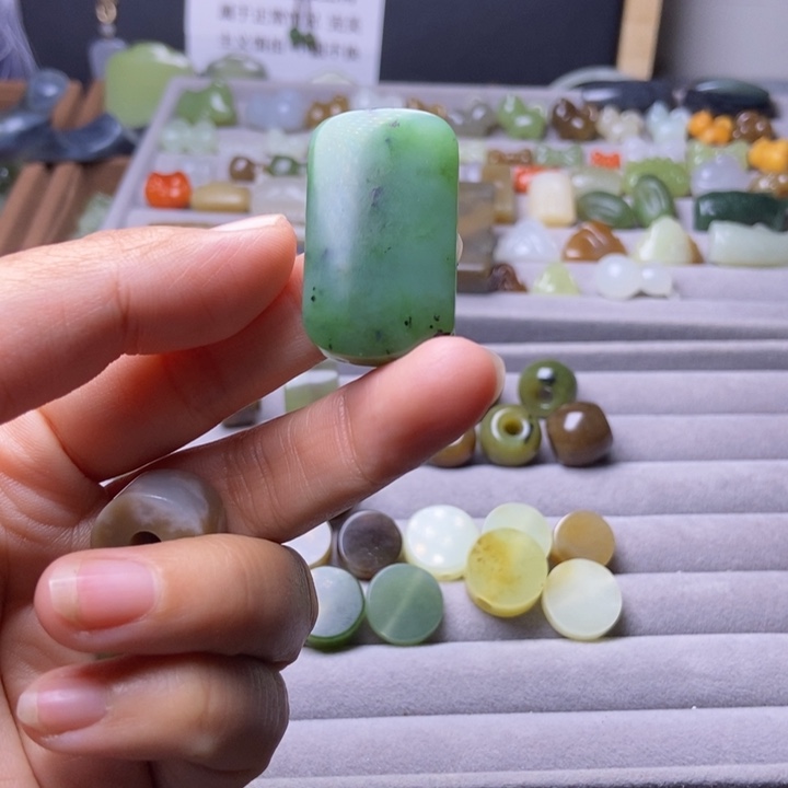 木***土和田玉未镶嵌手链