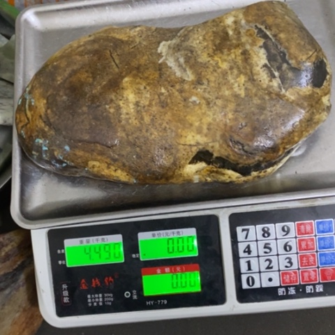 未镶嵌和田玉（糖玉）挂件用****~