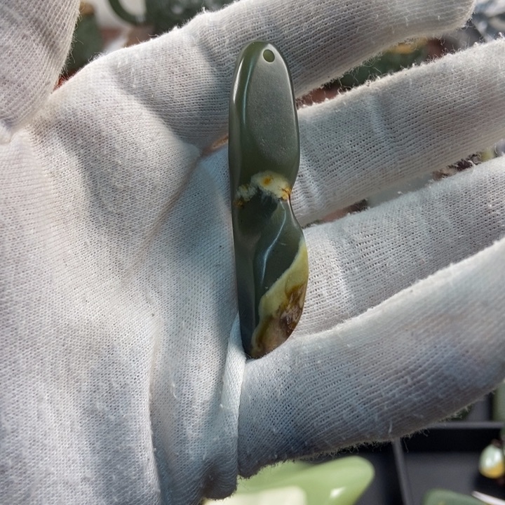 岫岩河磨玉（透闪石质玉）未镶嵌吊坠(不含链)心*境