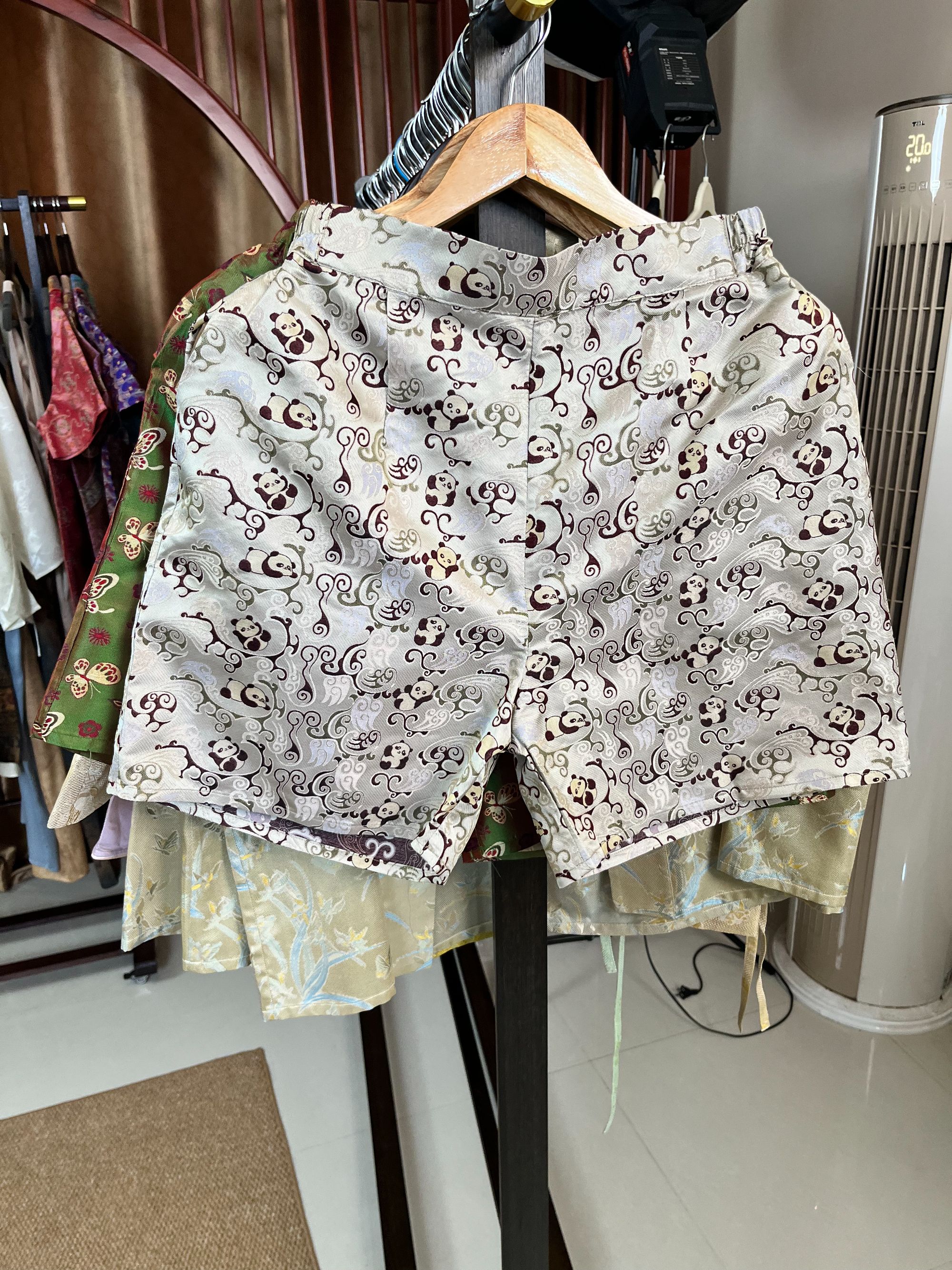 蜀锦短裤.、衣服专用链接