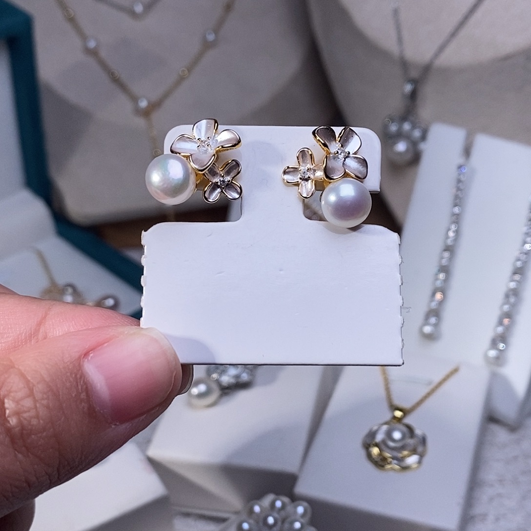 淡水珍珠银S925镶嵌耳饰