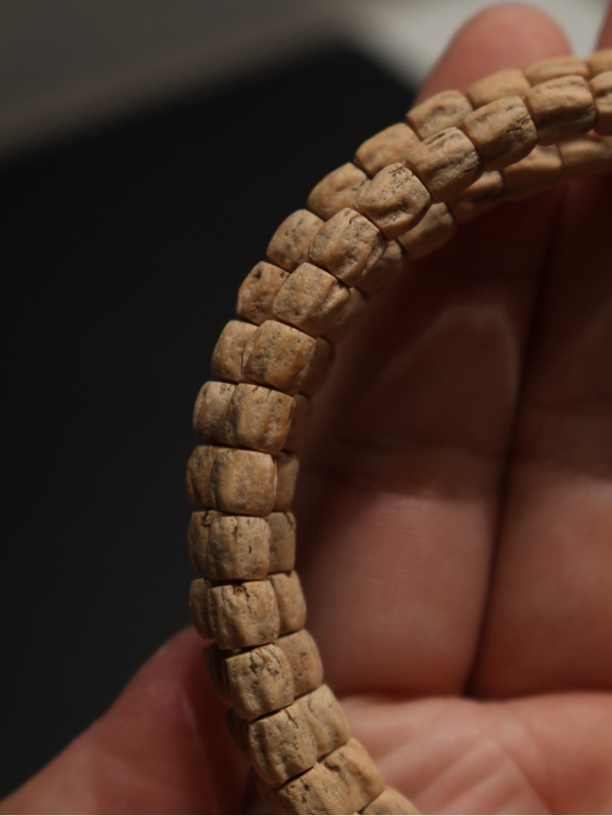 【瑾轩】油皮方块顺，尺寸5.8mm，柏香籽念珠108