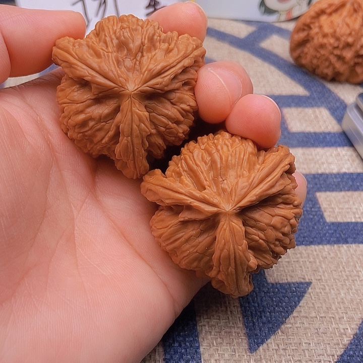 吊坠文玩核桃N**a三棱