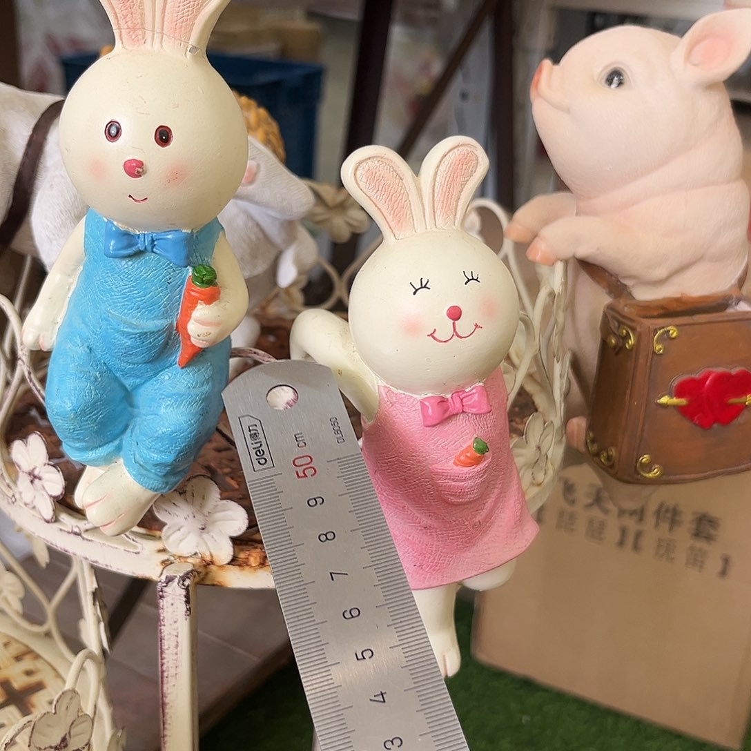 合成树脂香***窝兔子