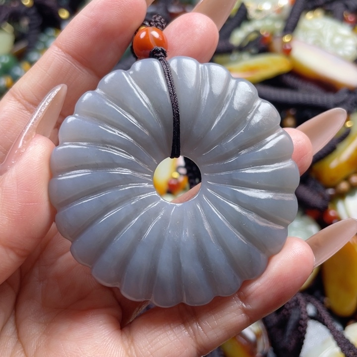 和田玉颈饰未镶嵌