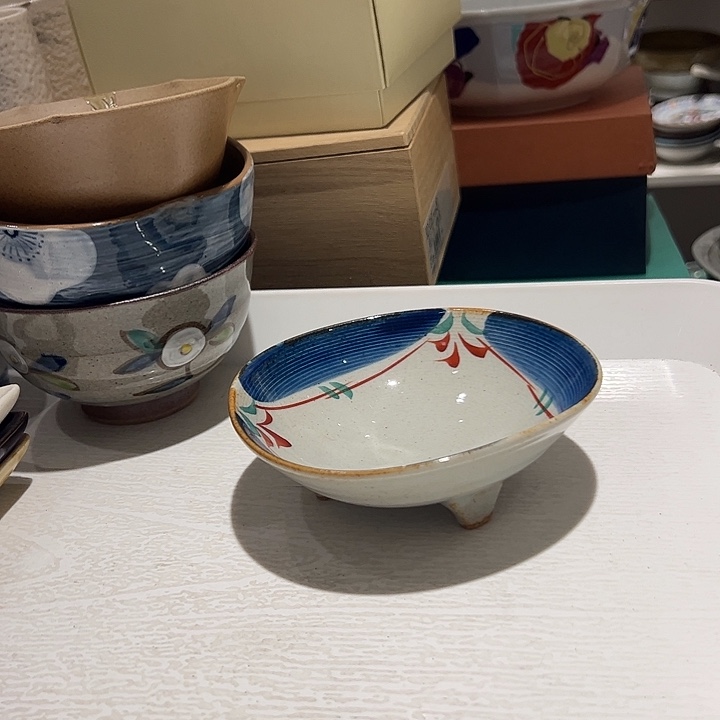 S***n瓷三足复古调性碗一个