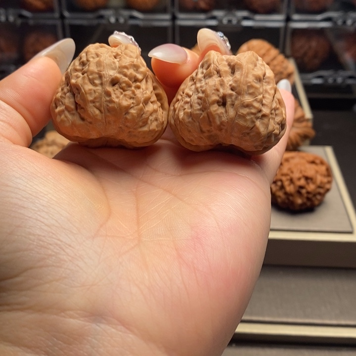 文玩核桃吊坠全品39尺蛤蟆头