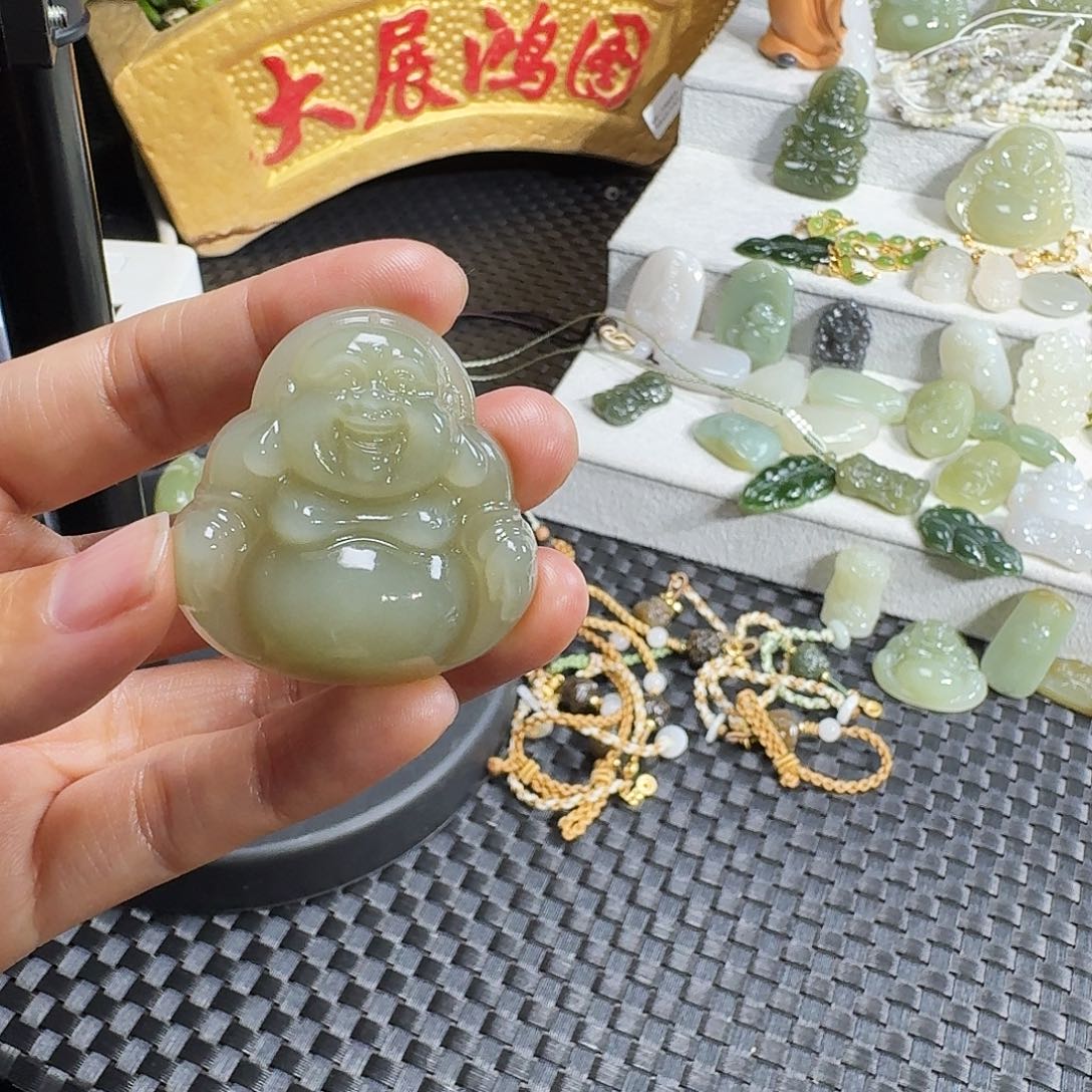 和田玉未镶嵌颈饰