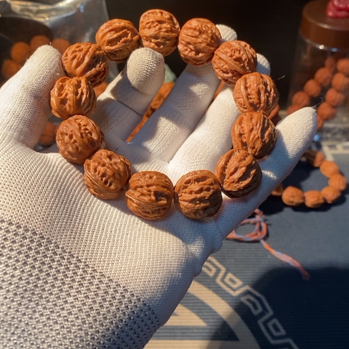 文玩核桃手串……43