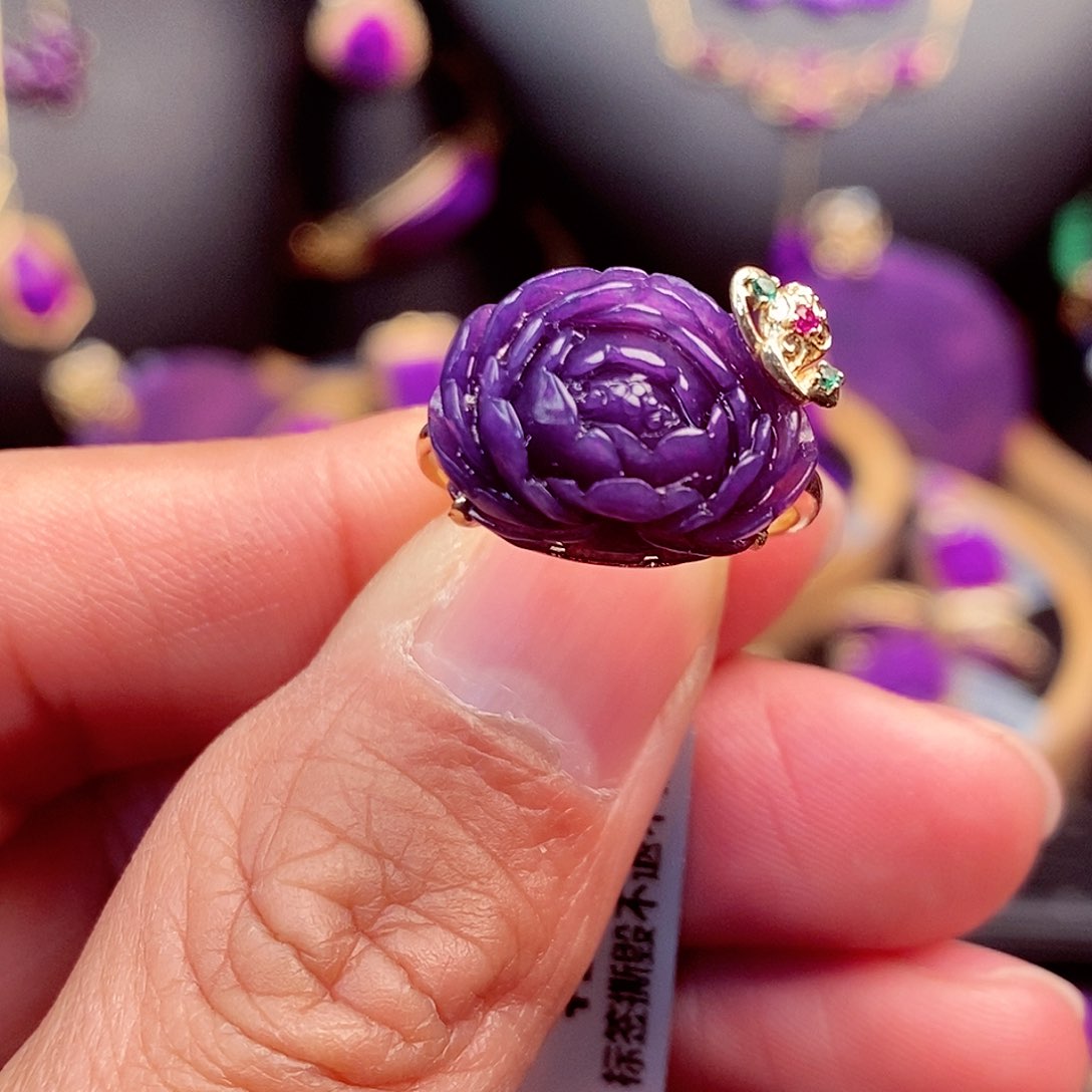 苏纪石（舒俱来）戒指18K金镶嵌