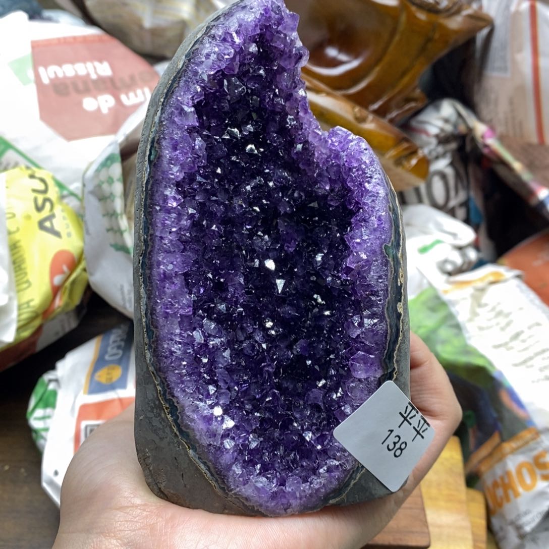 紫晶乌拉圭未镶嵌