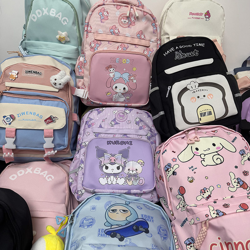 梓文品牌-源头直发242小学生书包女孩可爱卡通轻便减负护脊双肩包