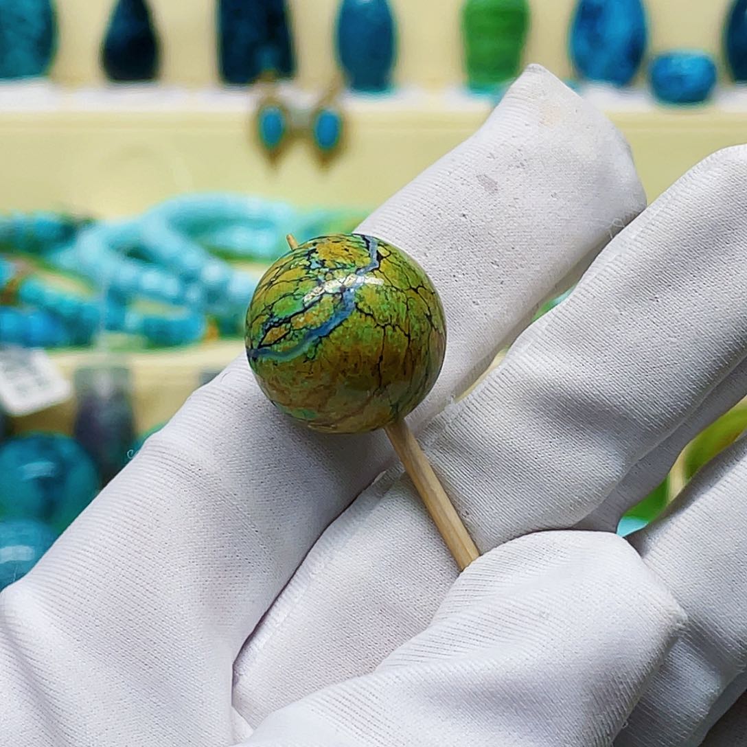 绿松石颈饰未镶嵌