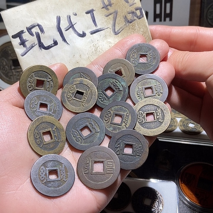 铜叶***的现代翻砂制作工艺品