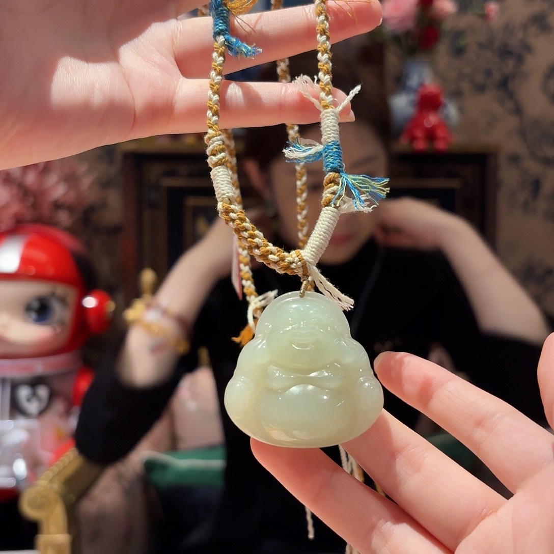 和田玉颈饰未镶嵌