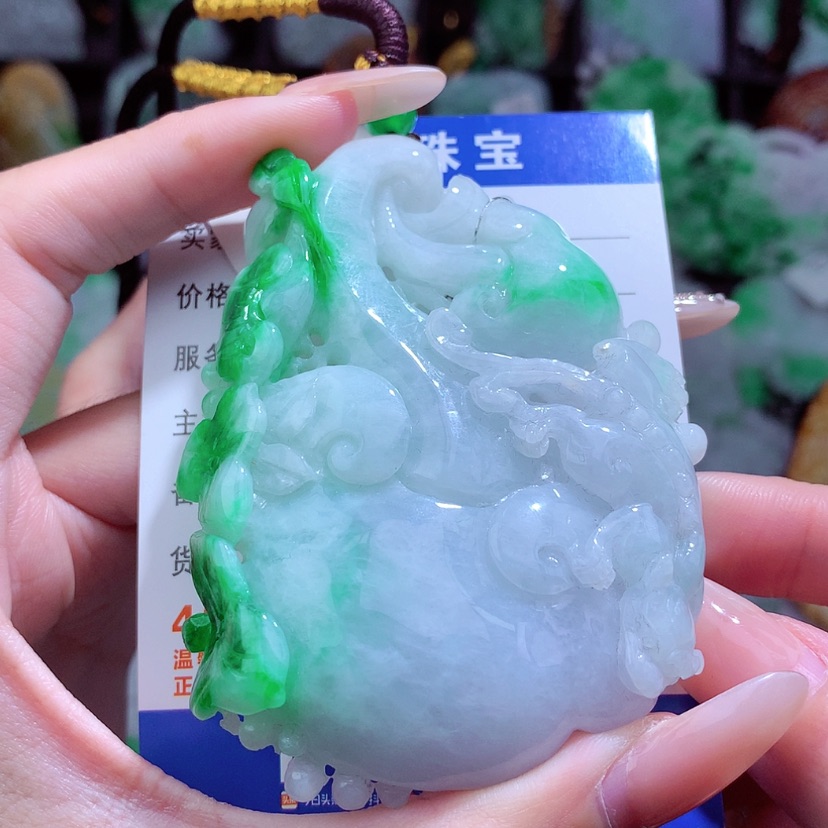 【闪购商品】翡翠颈饰未镶嵌挂件