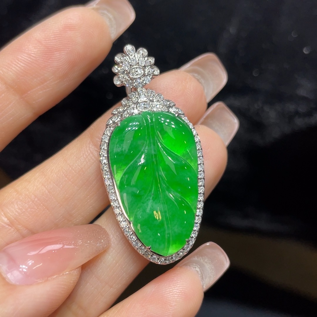 翡翠颈饰18K金镶嵌天然缅甸翡翠