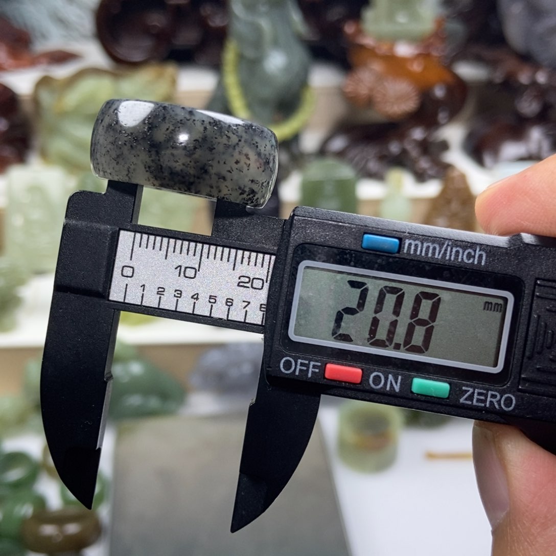 【闪购商品】颈饰未镶嵌和田玉