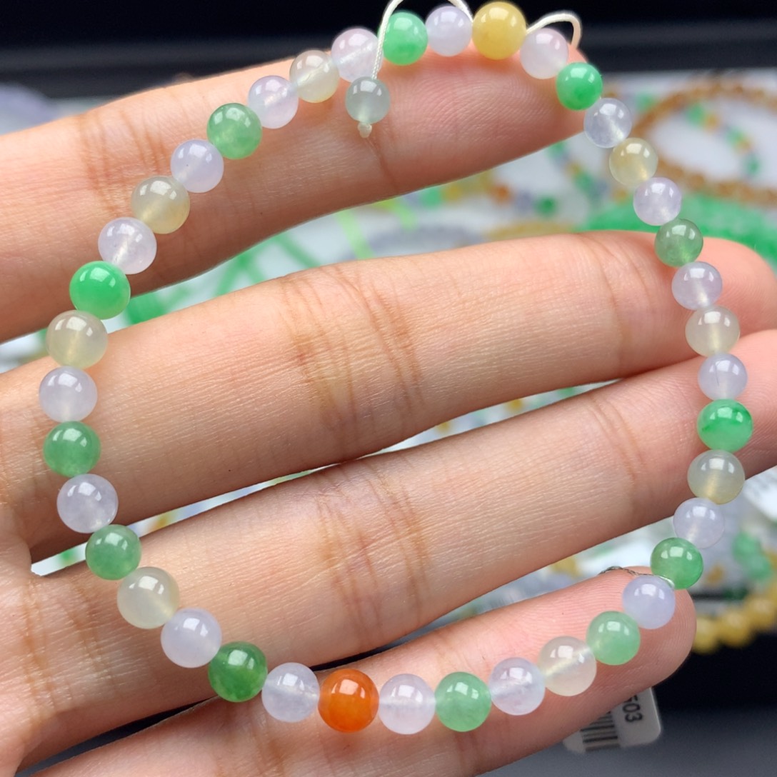 未镶嵌翡翠手链小*！卡