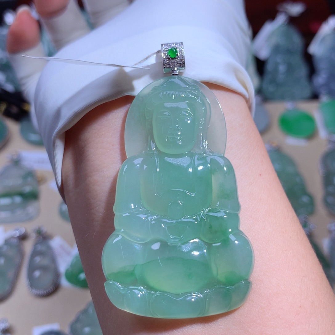 翡翠颈饰18K金镶嵌观音