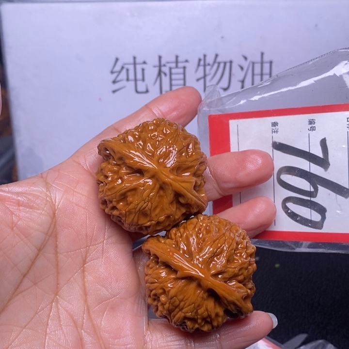 文玩核桃把件慎*儿760，44宫灯