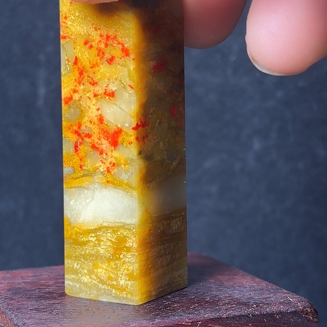 昌化石昌化田黄鸡血石印章