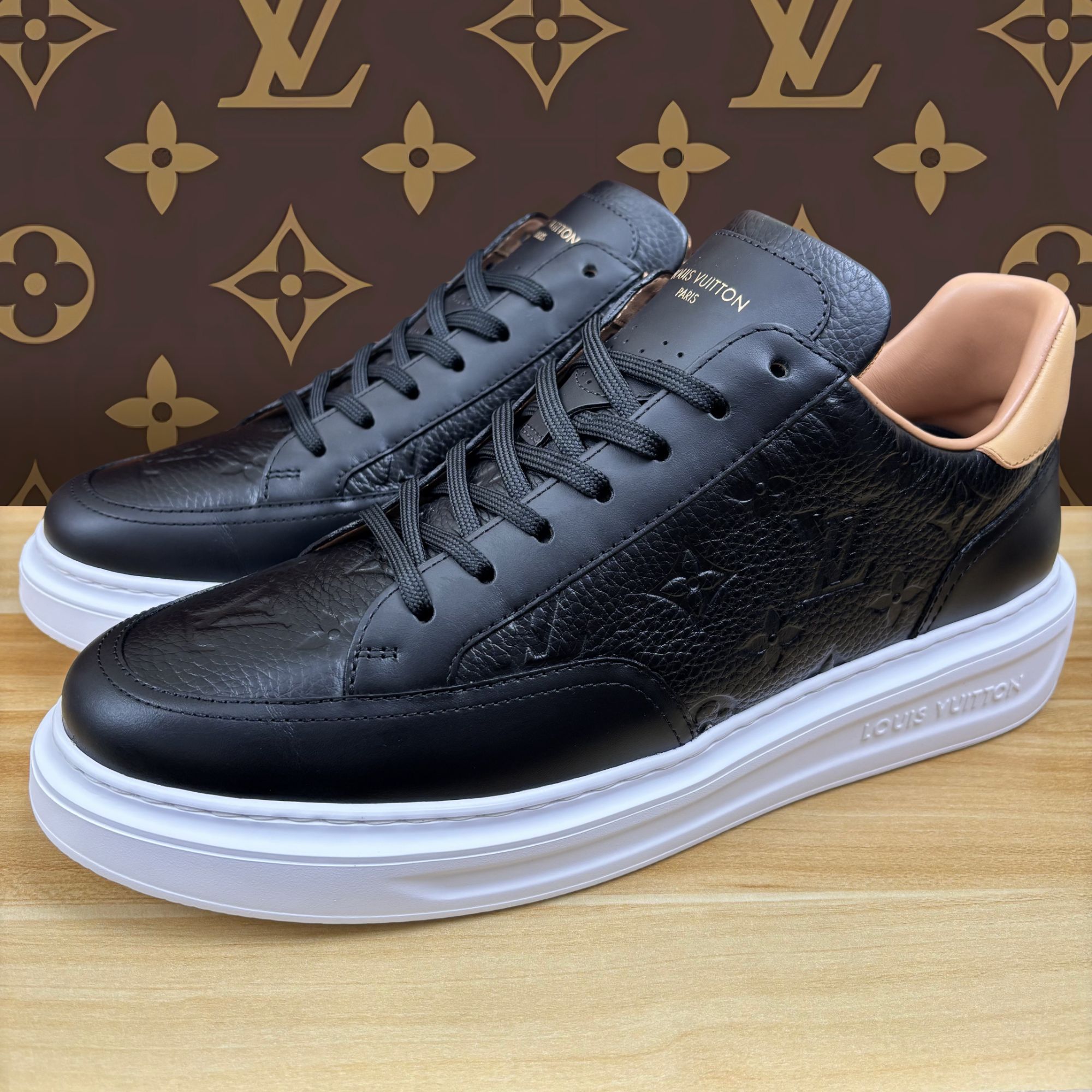 未使用 LouisVuitton/路易威登 比弗利系列黑色老花压印系带板鞋