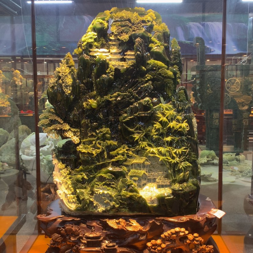 【闪购商品】蛇纹石玉未镶嵌摆件覆膜