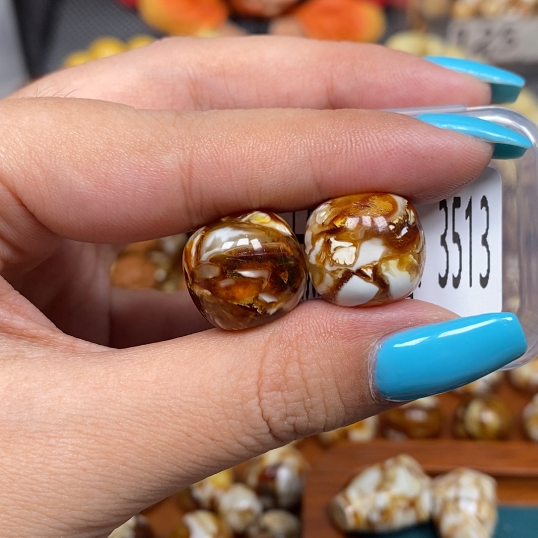 沁色蜜蜡未镶嵌3513