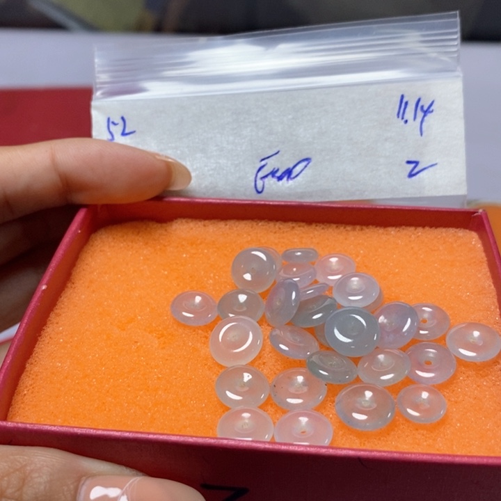 给***乐定制翡翠未镶嵌不退