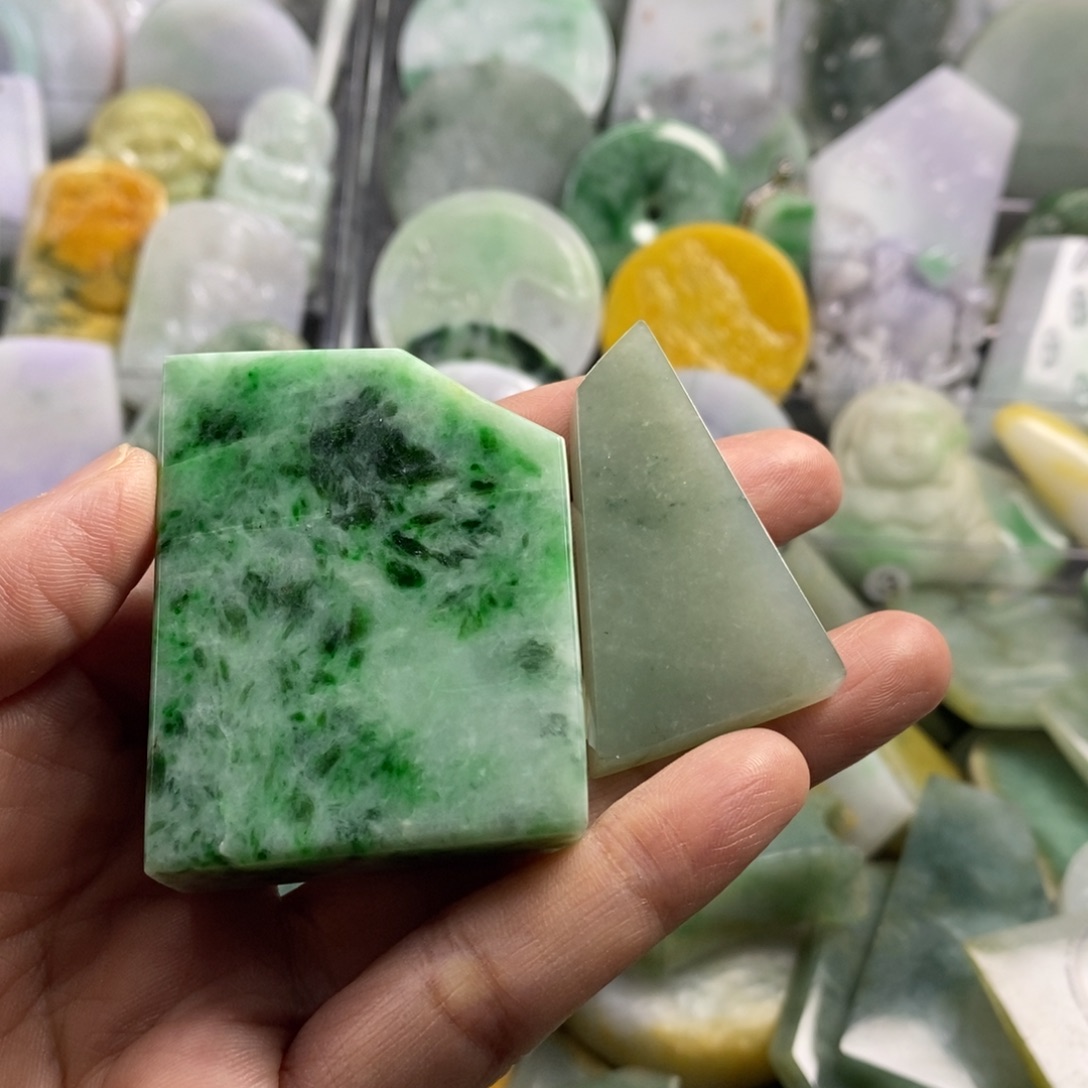 翡翠散珠A货翡翠片料