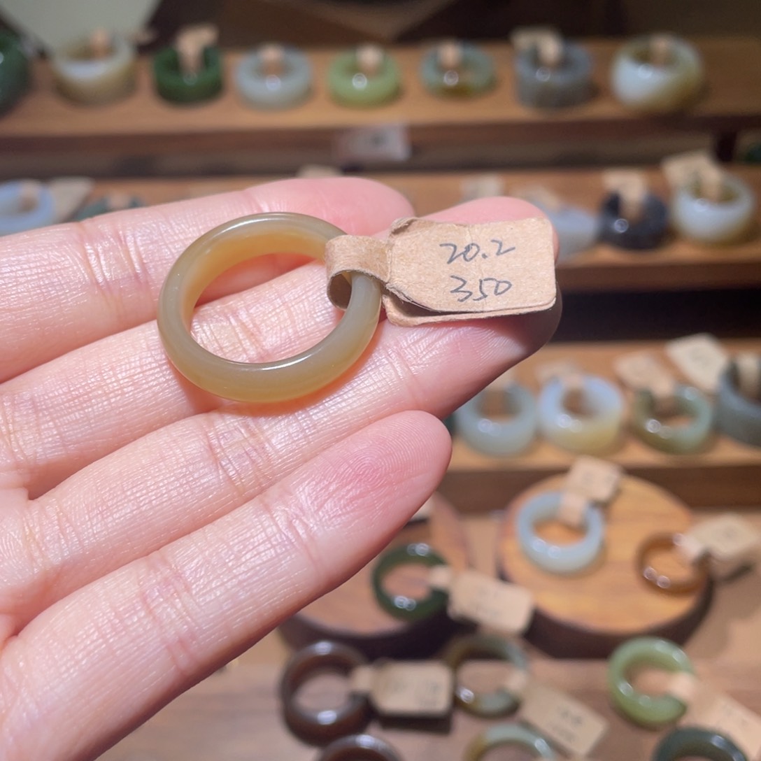 和田玉颈饰未镶嵌浅**眠20.2