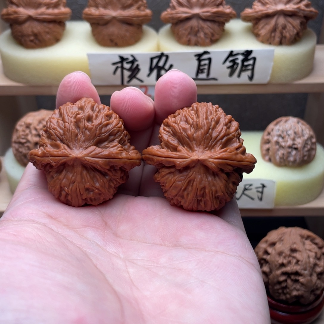 文玩核桃吊坠白狮子42➕交友价