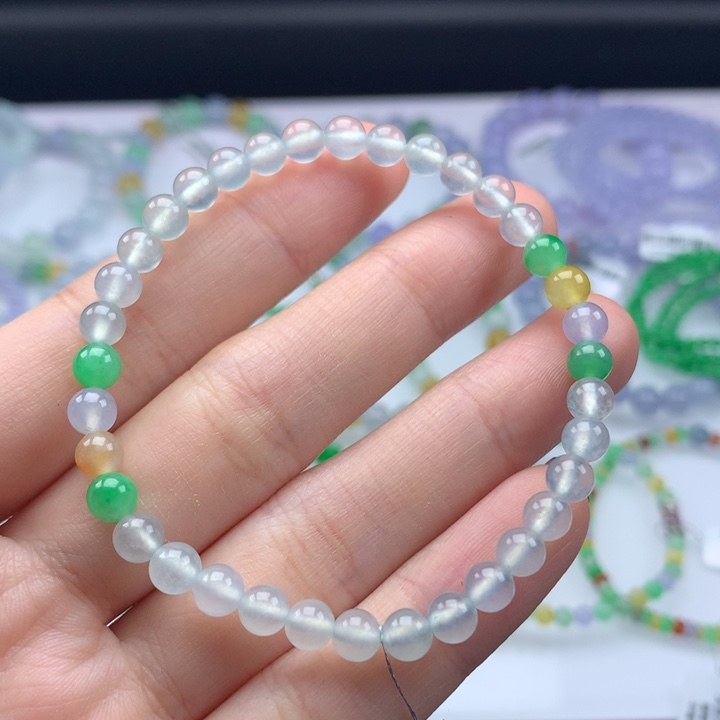 翡翠手镯未镶嵌卡