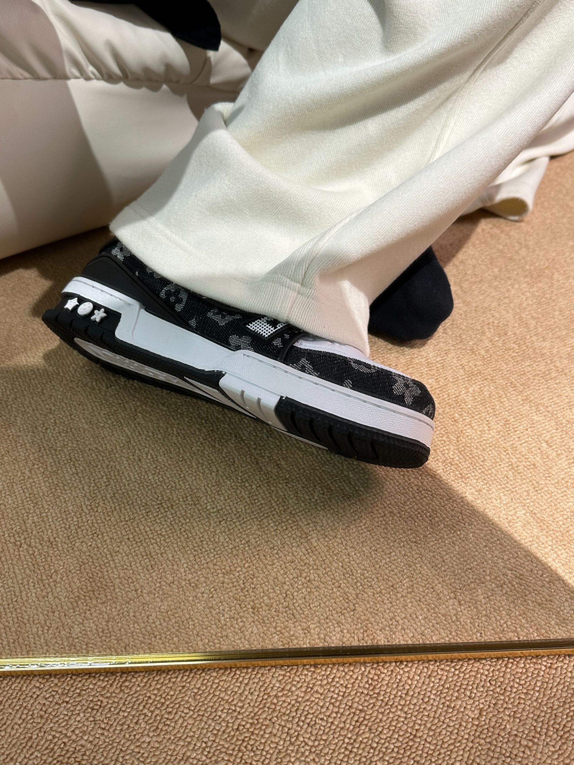 户外03简约透气夏季新款欧货休闲黑白户外潮流时尚百搭男女板鞋