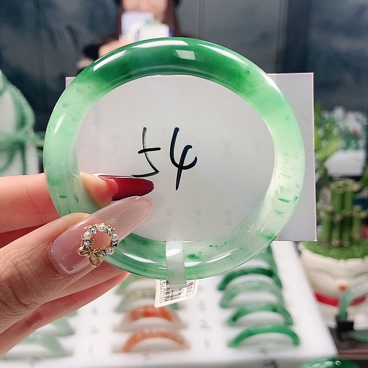 石英质玉手镯未镶嵌天然A货非洲翠手镯