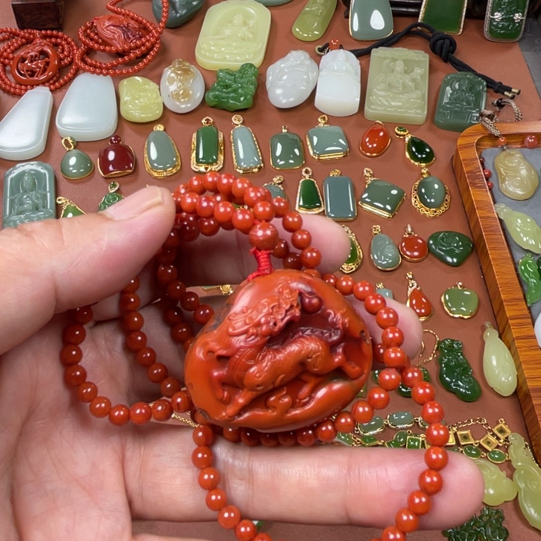 阿***咪颈饰未镶嵌南红玛瑙