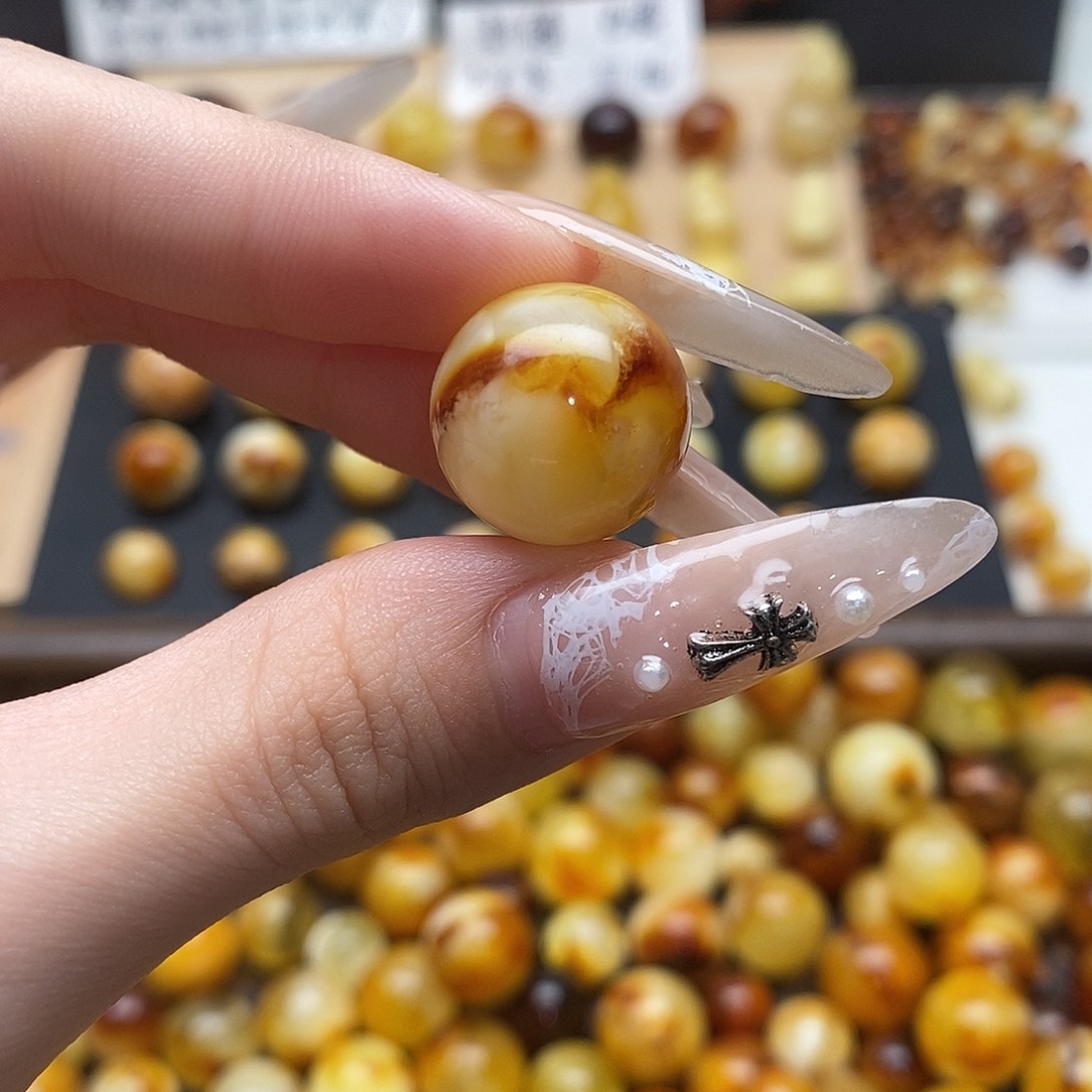黑***梨蜜蜡未镶嵌裸石蜜蜡